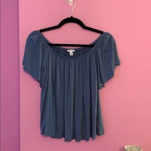 BP women’s S off or on the shoulder blue flowy top